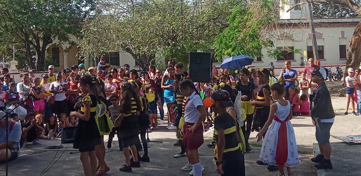 vianiuska's tweet photo. Con entusiasmo y alegría celebramos en la #IslaDeLaJuventud el 65 aniversario de la OPJM y el 64 aniversario de la UJC. #SentirPinero. https://t.co/mSVy2xL87f