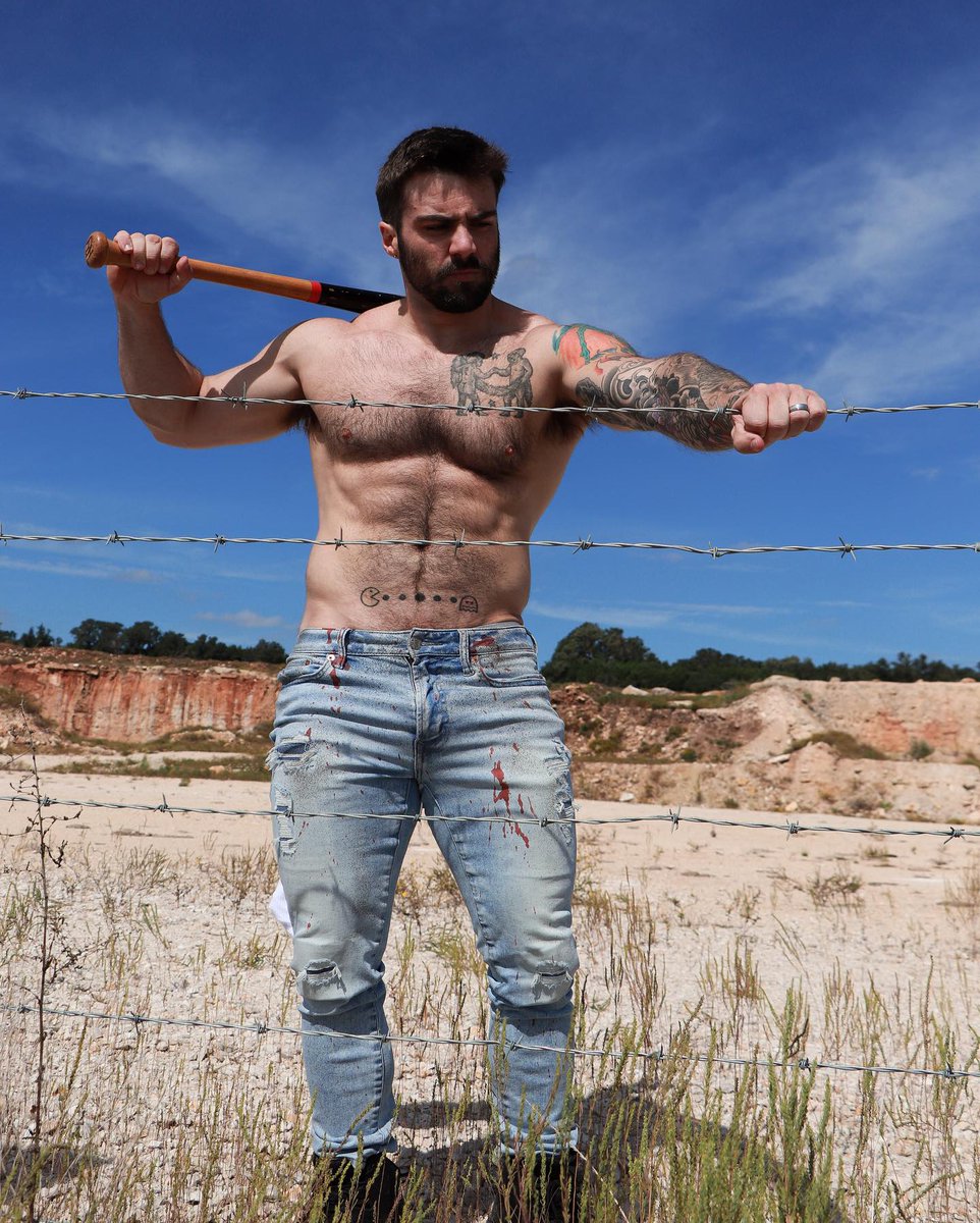 Cristopher Hellsing Titor tweet media