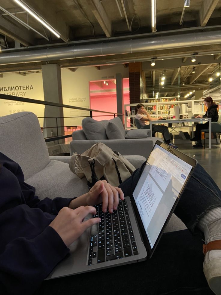 Chandan H tweet media