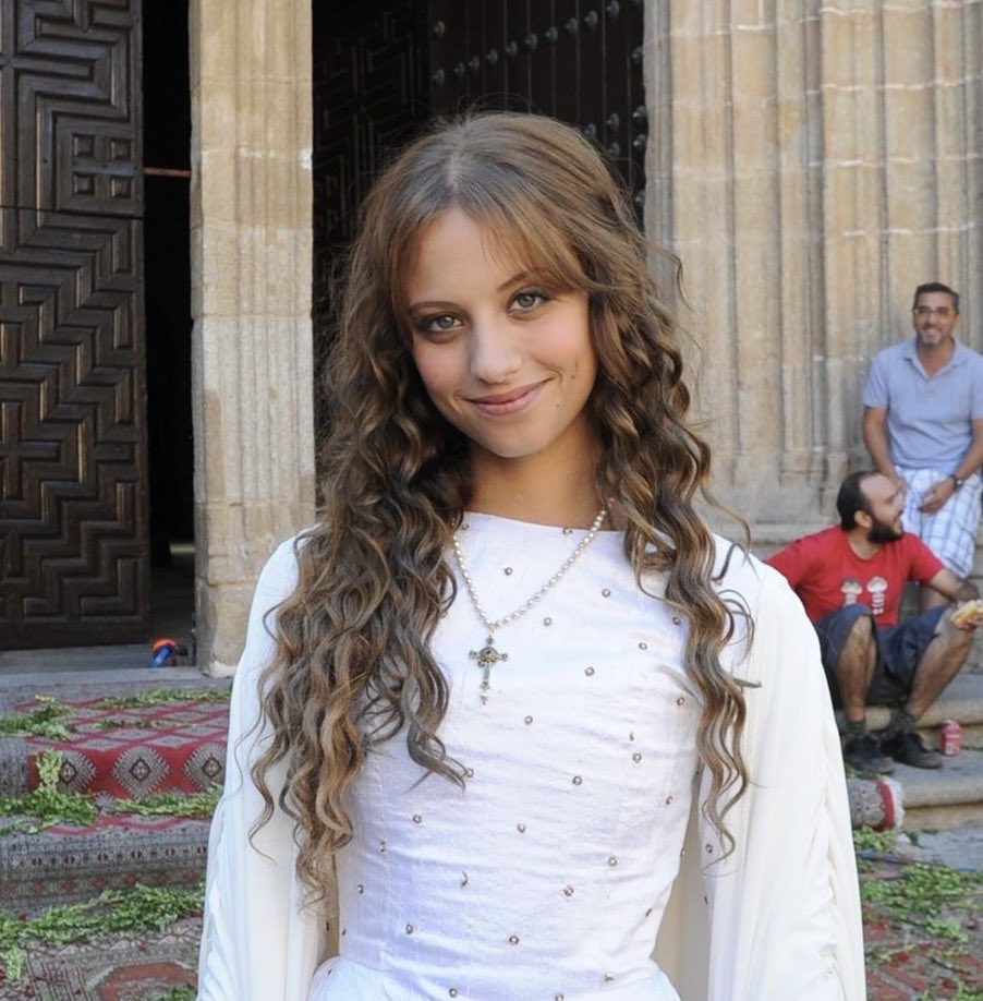 elle | daughter of harrenhal. tweet media