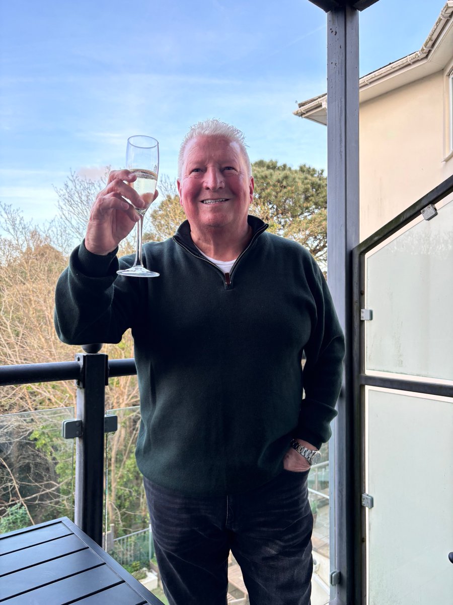 Robsonred7 tweet media