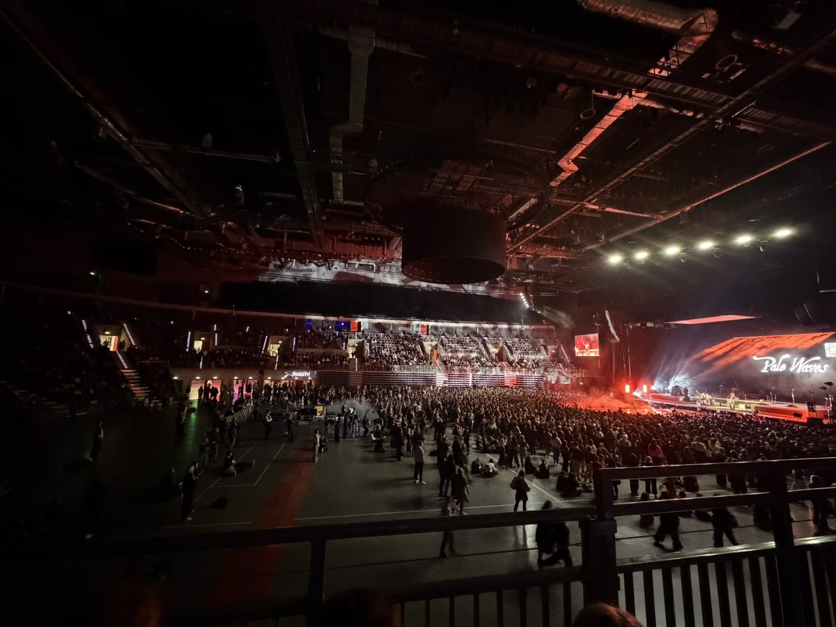 YOU LUKE SO PERFECT tweet media