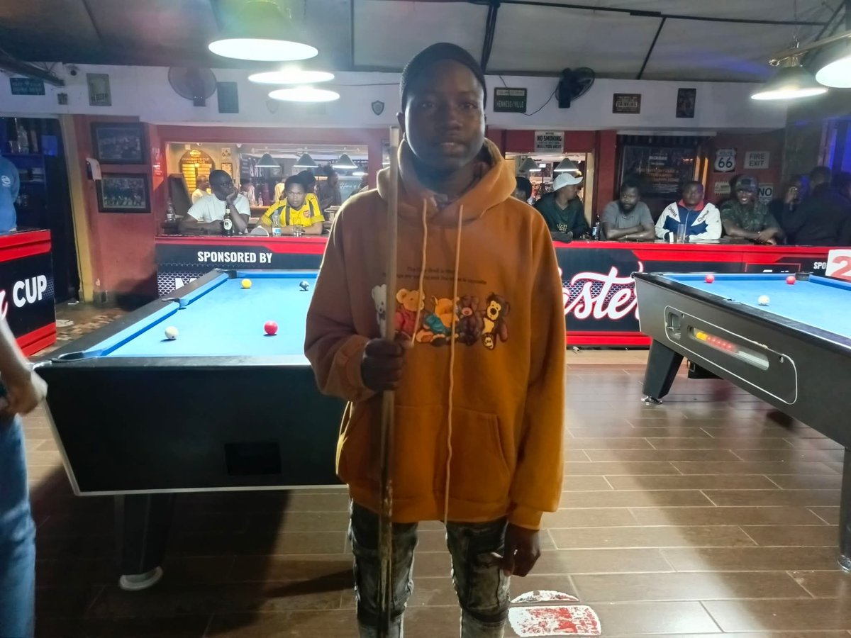 UgFootball86602's tweet image. 14-year old Ugandan wonderkid Jackson Asiku knocks Jeremiah Naidoo 9-5, out of the Mchana Easter cup. 

#PoolTable