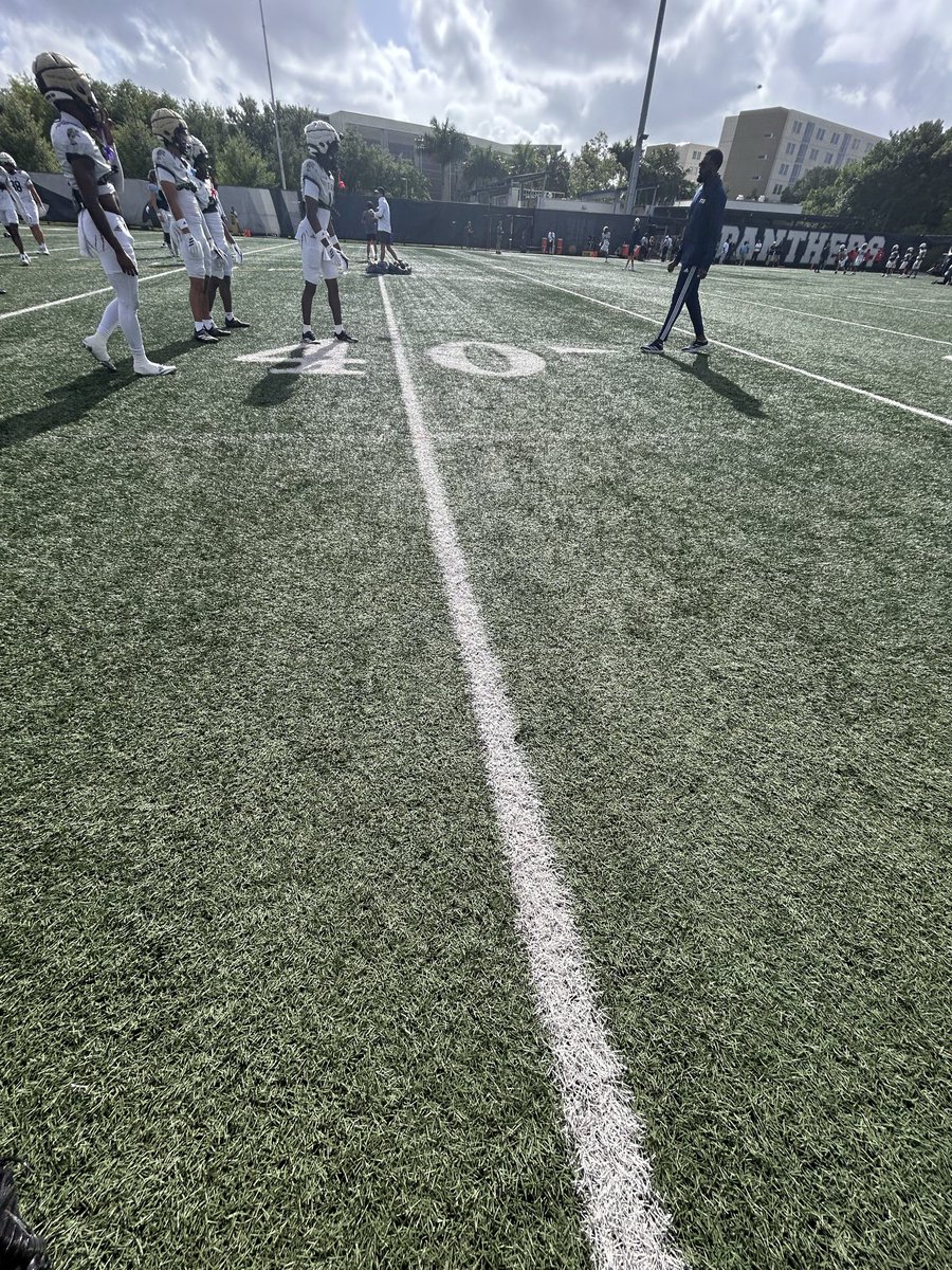 playmarkerk5's tweet photo. Had a great time at FIU GO PANTHERS! @CoachJB_4 https://t.co/qCi2UlUUOi