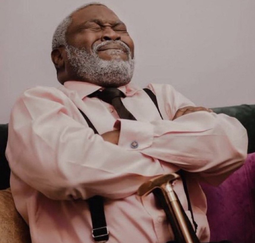 I can't hide it anymore 😭 

God cannot save Nigeria 
Only Nigerians can save Nigeria 

A lot of people keep waiting for miracles or magic to happen 😭😭 
Even the man of God that drank tea with God, said "This Year is going to be Good"
Didn't see the fuel hike coming 😭😭😂