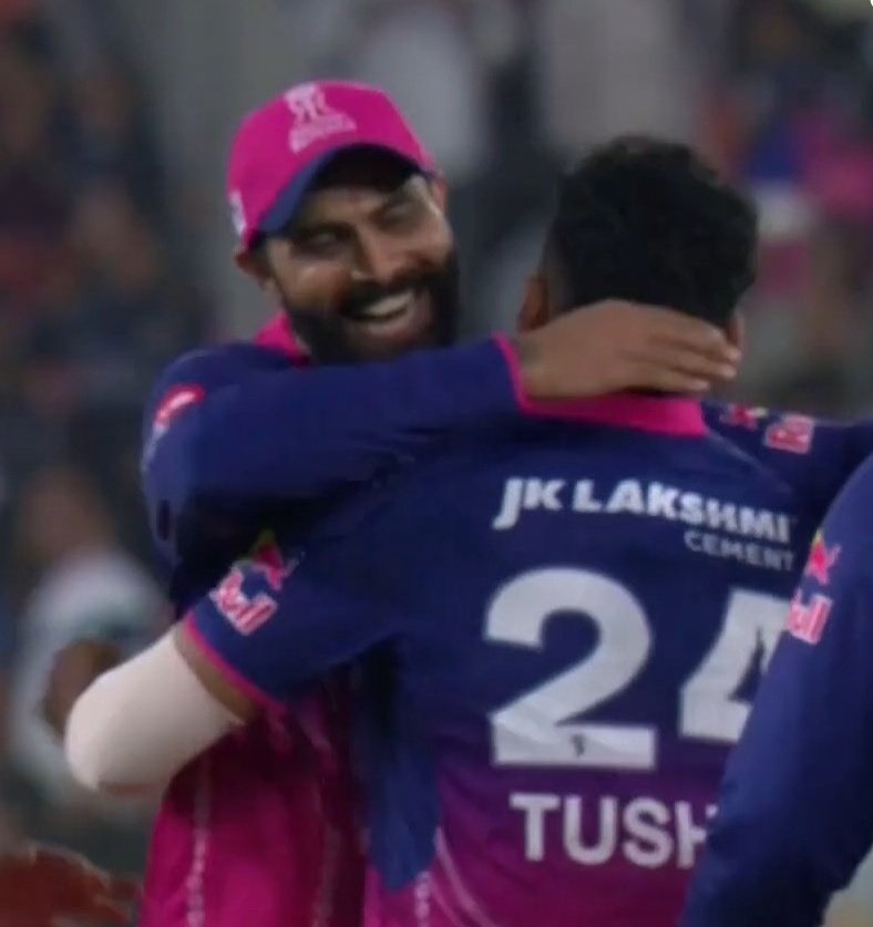 Pvthaibhai's tweet photo. oh my csk heart 🥹🥹 https://t.co/v82qbN2nVb