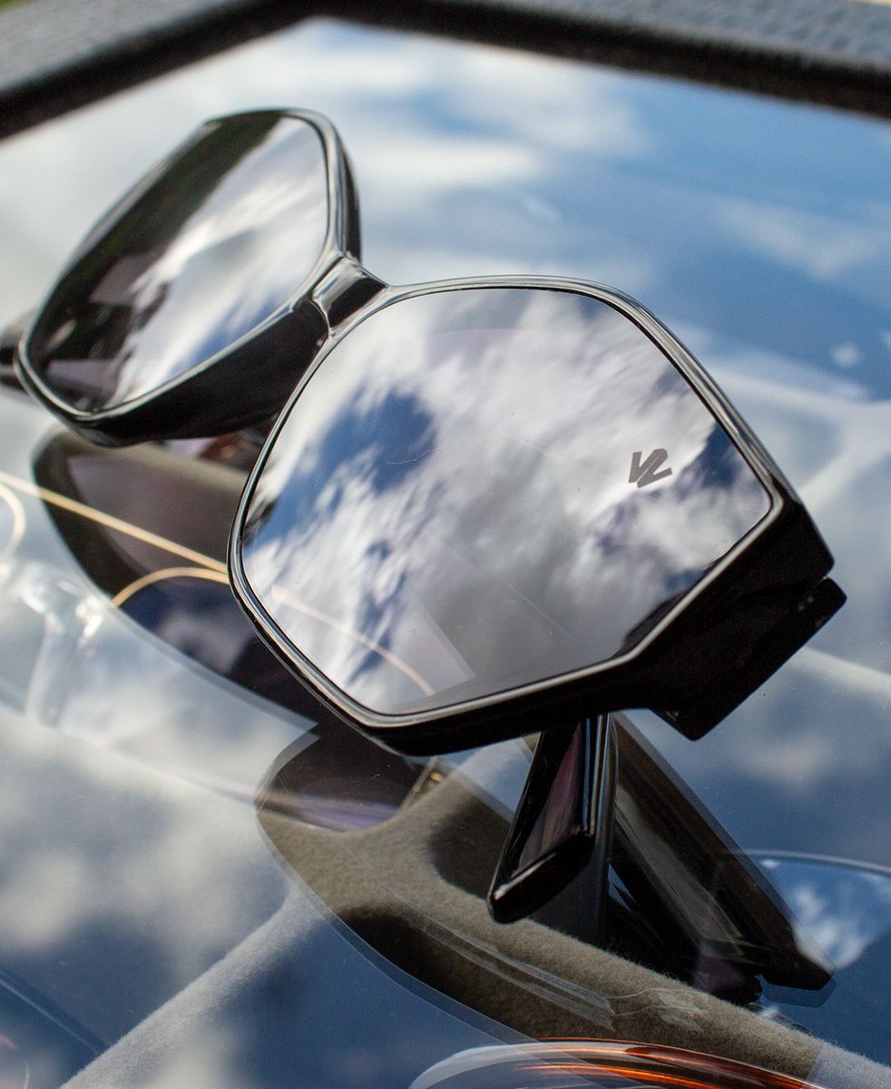 Visoneyewear's tweet photo. ✨ Prepare-se para elevar seu estilo.

A Aura Collection vem aí para lhe proporcionar mais do que óculos, uma presença. 🖤

Elegância, atitude e identidade em cada detalhe.
Você não usa… você se destaca.

#AuraCollection #VisonEyewear #NovoLançamento #EstiloComAtitude #Eyewear https://t.co/147xg5aORJ