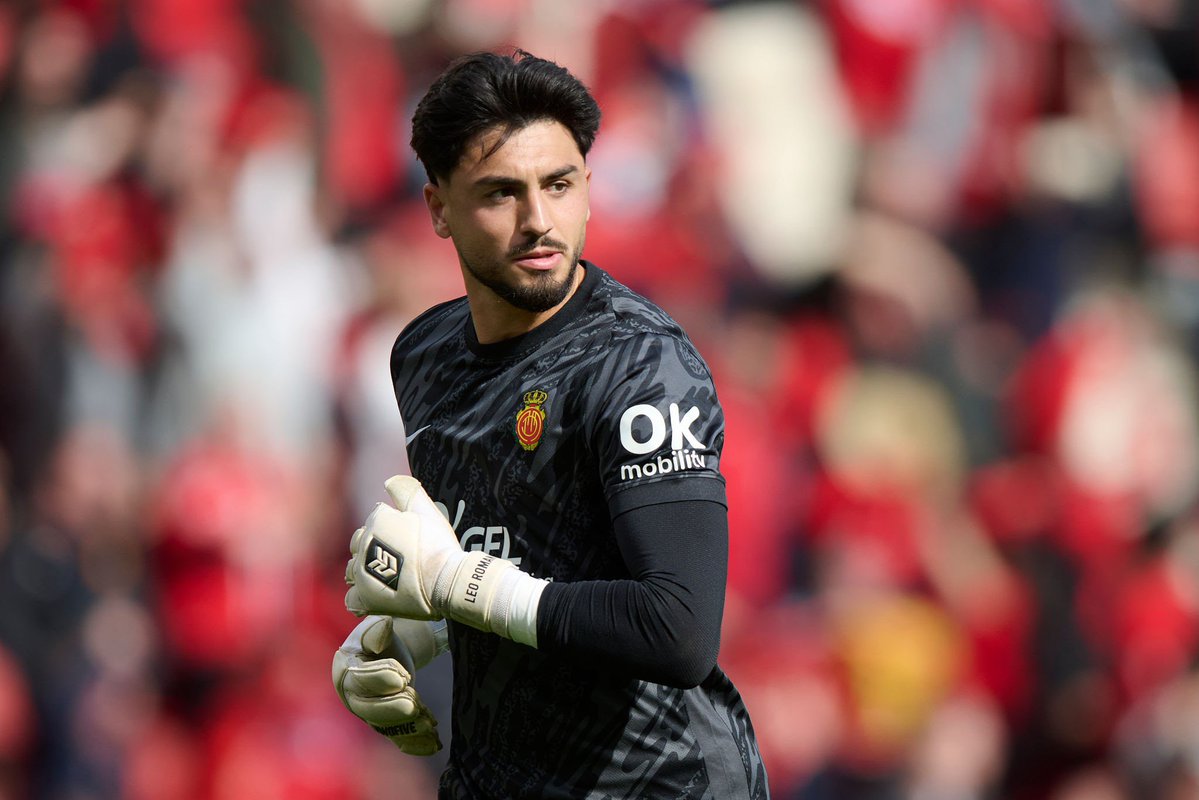 Todo el mundo habla de Muriqi y es normal.

Pero este tío en la primera parte ha sacado 4 claras.

Imagino que hoy nadie parloteara de Don Leo Román.