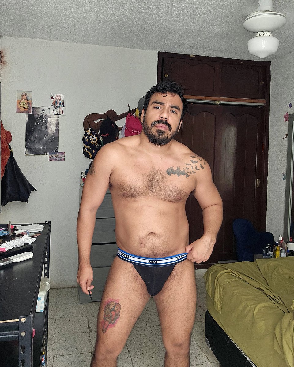 AlfonsoRivers's tweet photo. Me gusta su culo 🍑, le luce el tattoo💖
Se monta en mi bicho🍆, no hay dos como tú🔥 https://t.co/U0N5tCb2JU