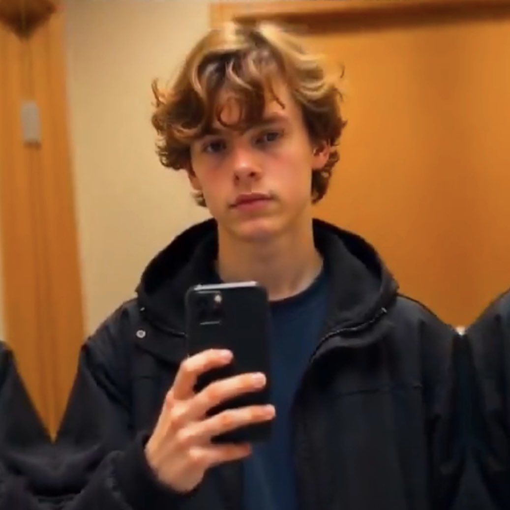 DaDaParis tweet media