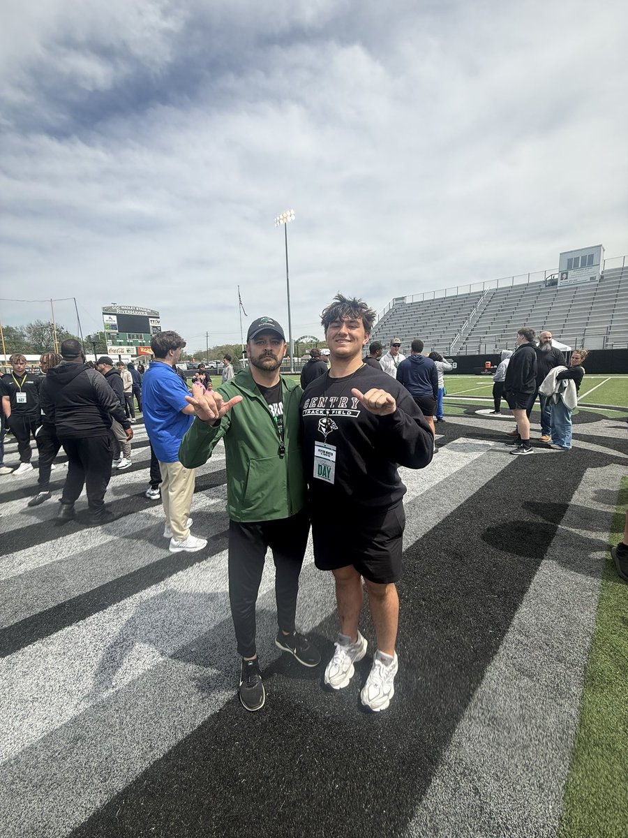 PeytonWooten88's tweet photo. Thank you @NSU_Football for having me out! Really enjoyed the visit.
@davisdrilla @coachstevie_96 @CoachChev6 @coachthompson59 @CoachTylerClark @GentryPioneerFB https://t.co/gURmANA2bx