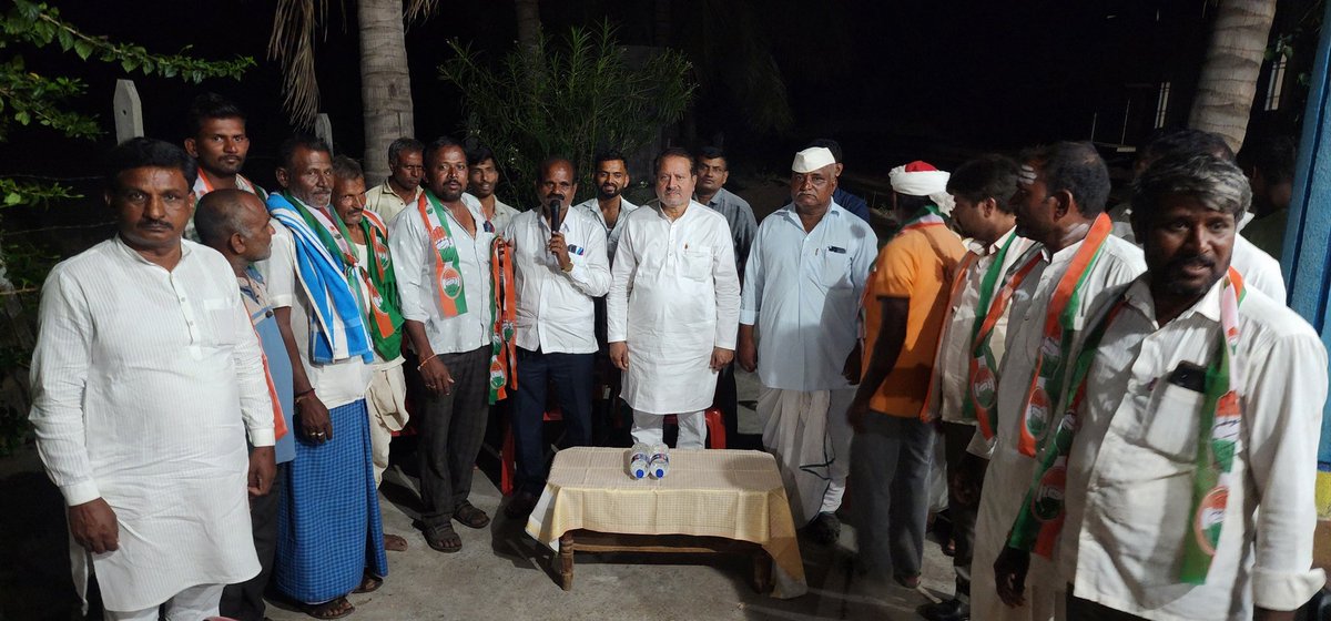 CSNadagoudaINC's tweet photo. ಬಾಗಲಕೋಟೆ ವಿಧಾನಸಭಾ ಕ್ಷೇತ್ರದ ಉಪ ಚುನಾವಣೆ ಅಂಗವಾಗಿ ಕ್ಷೇತ್ರದ ಹಂಡರಗಳ ಹಾಗೂ ಚಿಕ್ಕ ಮ್ಯಾಗೇರಿ ಗ್ರಾಮಗಳಲ್ಲಿ ನಮ್ಮ ಕಾಂಗ್ರೆಸ್ ಅಭ್ಯರ್ಥಿ ಪರವಾಗಿ ಪ್ರಚಾರ ಕಾರ್ಯ ನಡೆಸಲಾಯಿತು.
.
.
#BagalakoteByElection2026 #Vote4Congress #Vote4Progress https://t.co/BWhEuS8Ozr