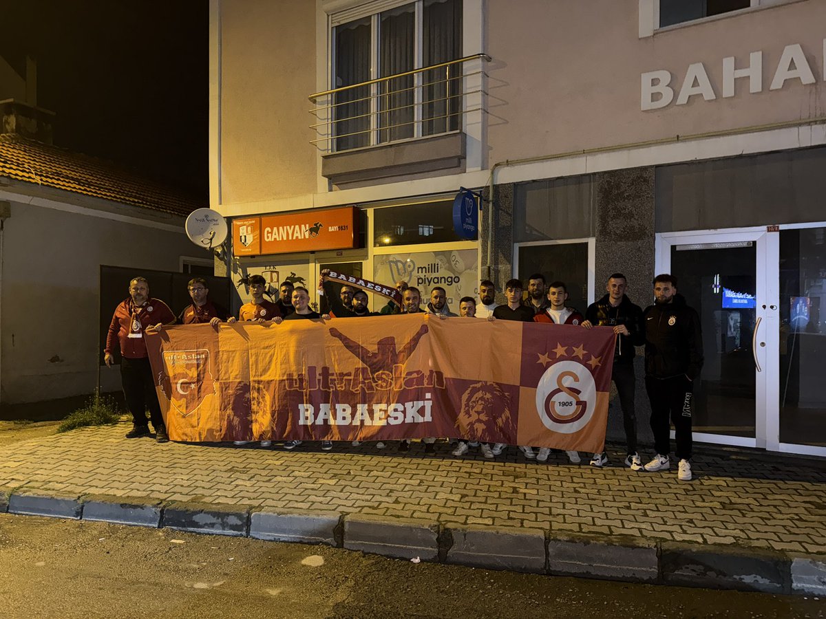 uABAbAeski's tweet photo. Bu büyük taraftarın yine yanında 
🔜 📍 39

#uAYurtiçi #uababaeski https://t.co/MyJiyQj3HH