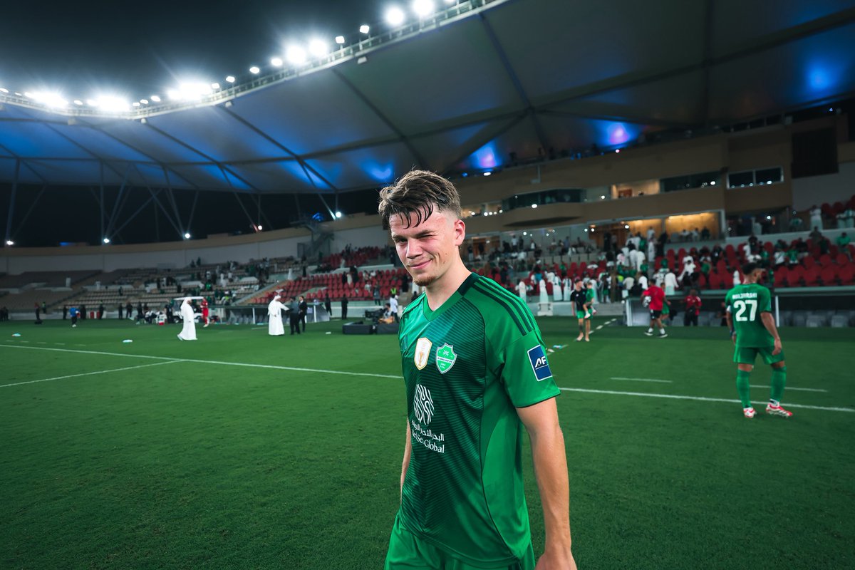 سلطان الحارثي tweet media