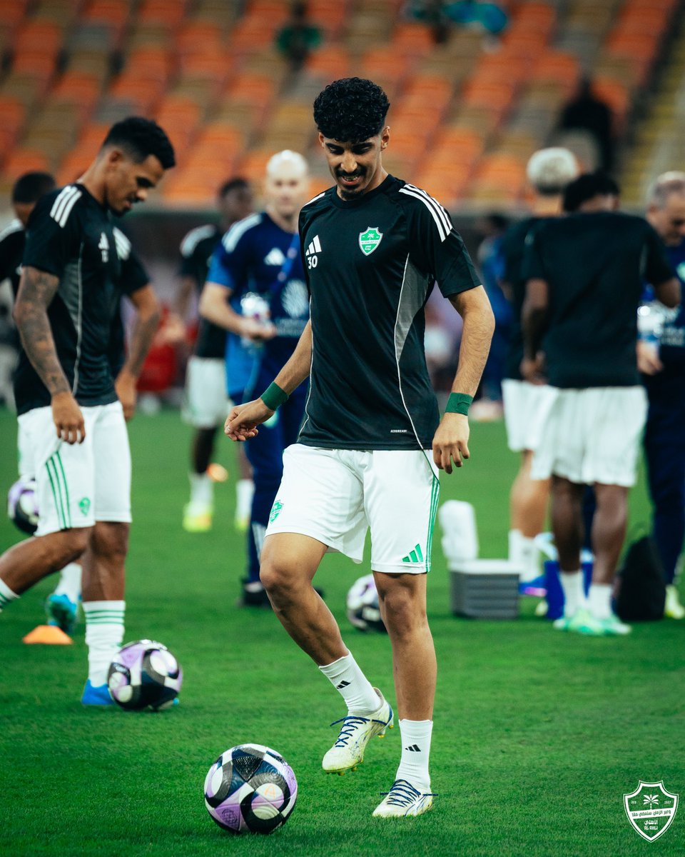 سلطان الحارثي tweet media