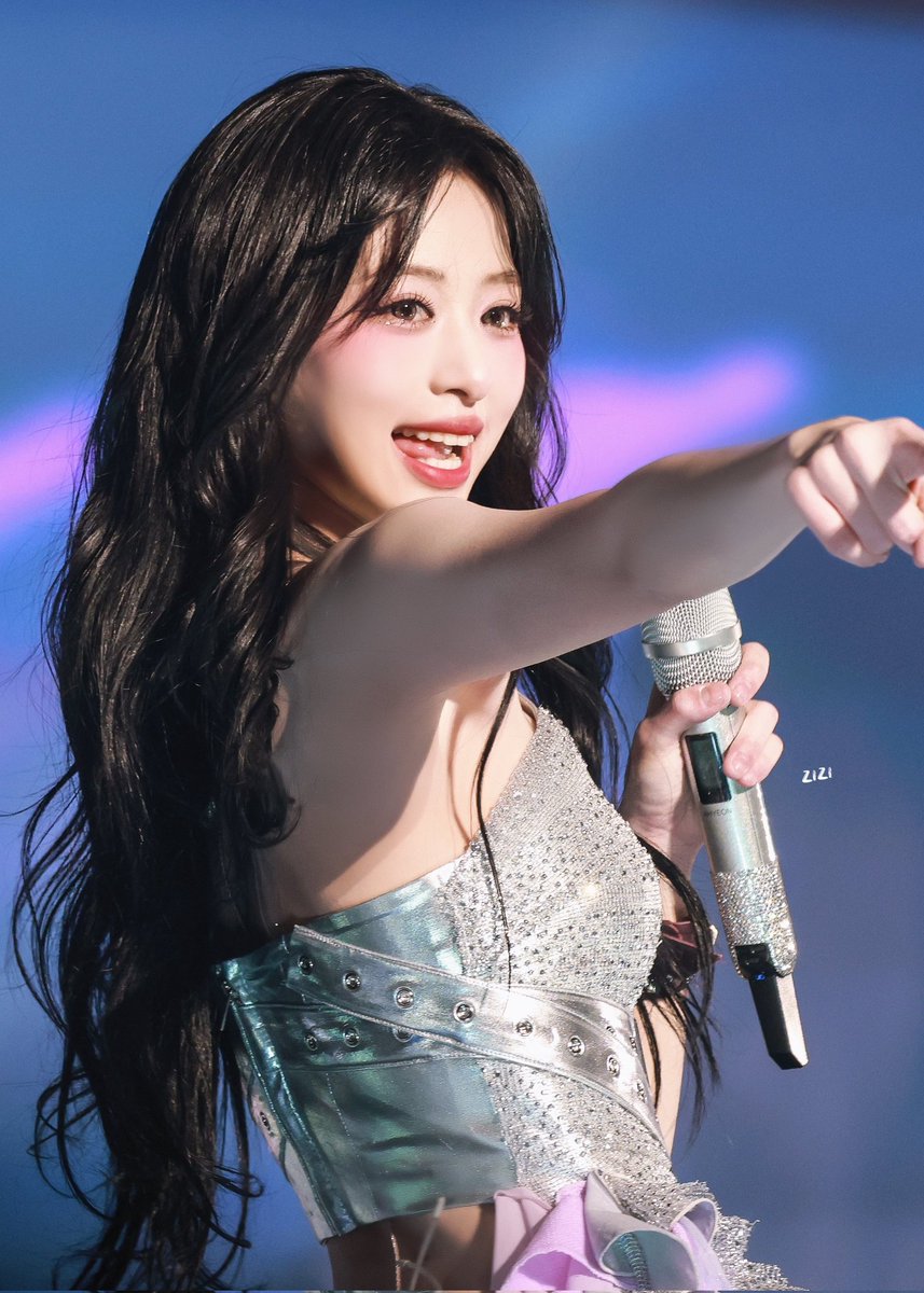 ahyeon pics tweet media