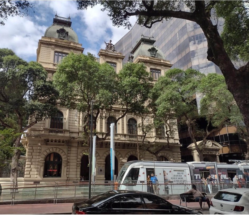 O larpador tweet media