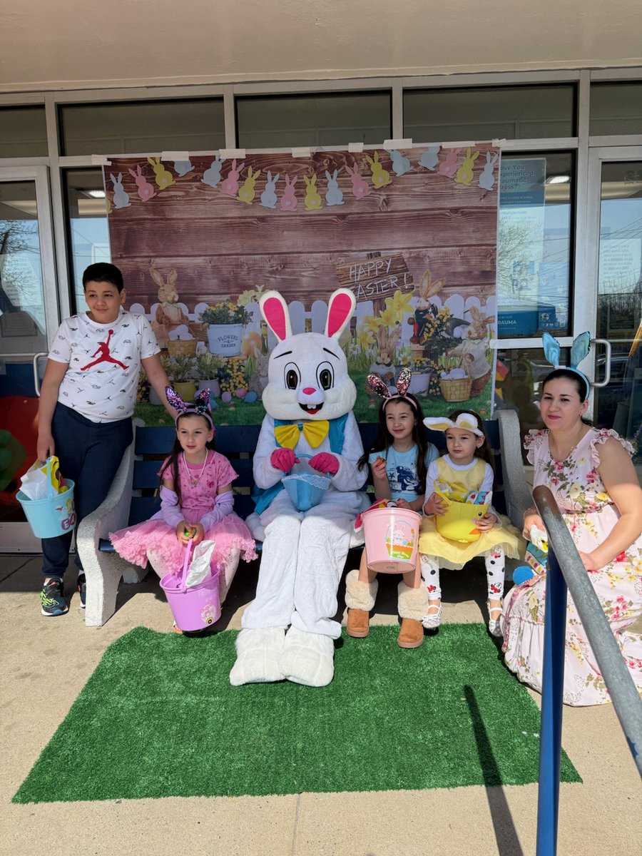 PPD07Dist's tweet photo. The Easter Bunny hopped into the 7th District for a visit.🐰🐣 https://t.co/DnaJWj69nP