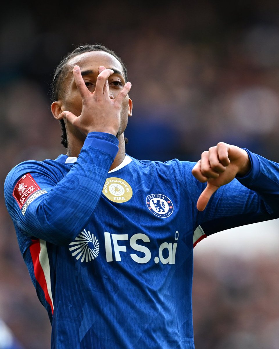 Premier League tweet media