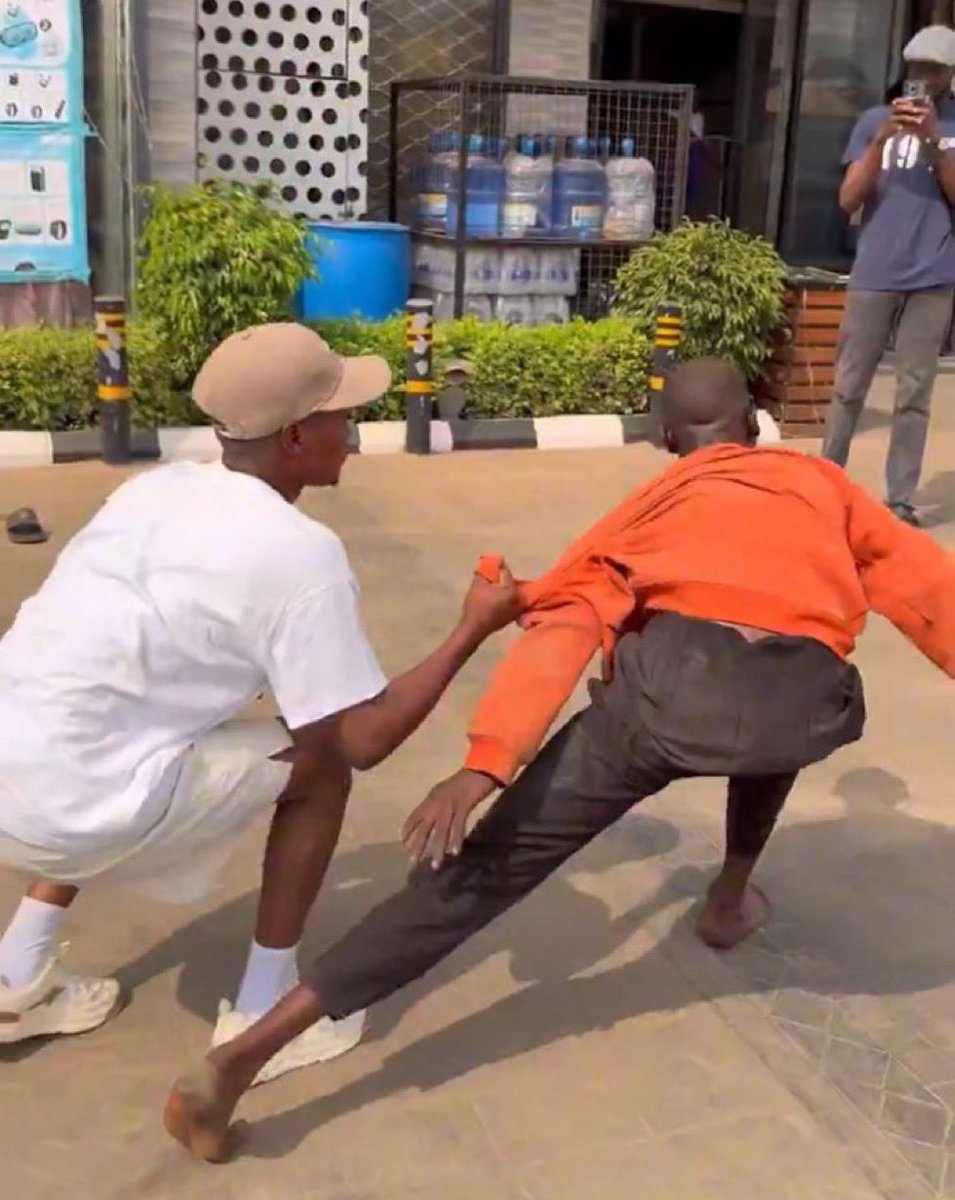 EMEKE 🦍 tweet media