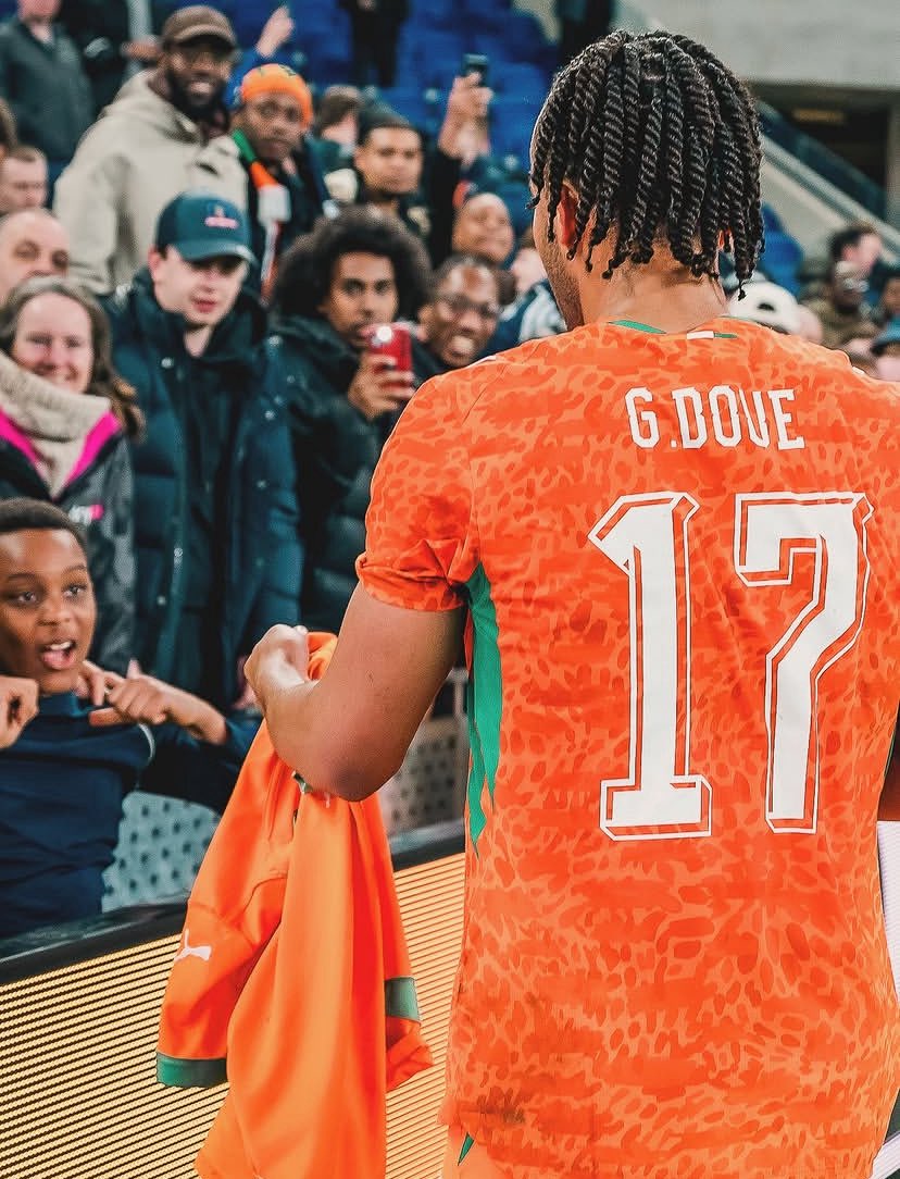 •6🇨🇮 tweet media