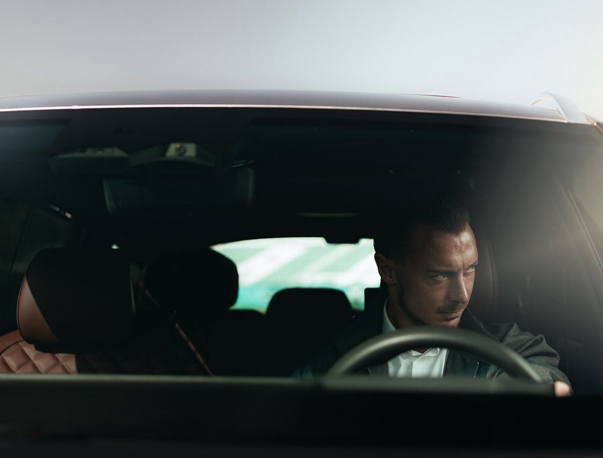 يـزن tweet media