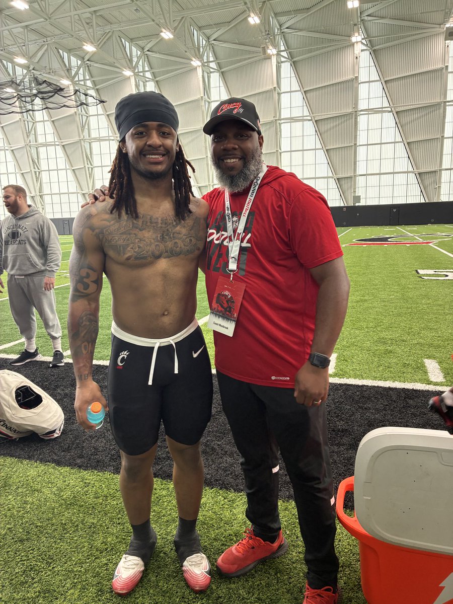 ᴄᴏᴀᴄʜ ʙ. ᴡᴇsᴛʙʀᴏᴏᴋ ™ tweet media