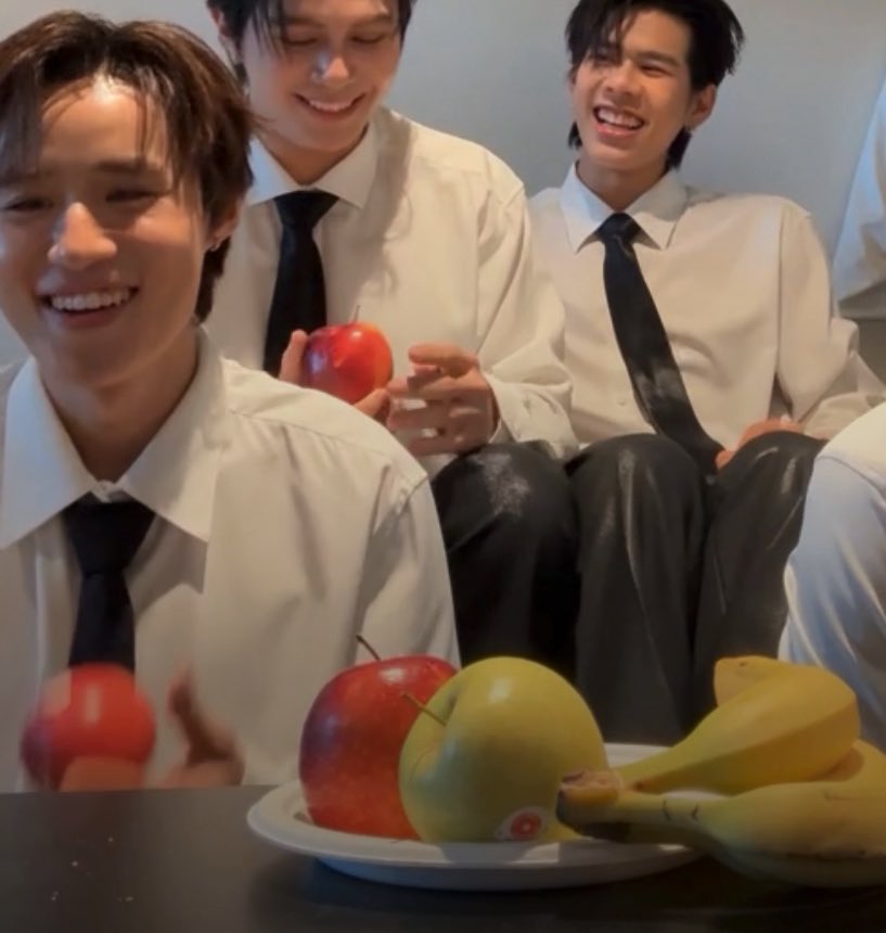 c '• ﻌ •` tweet media