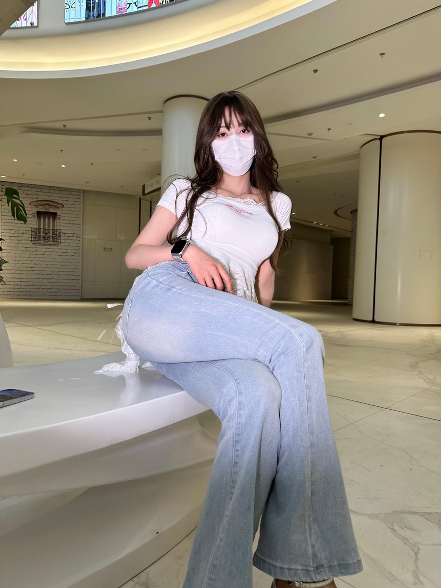 何意意 tweet media