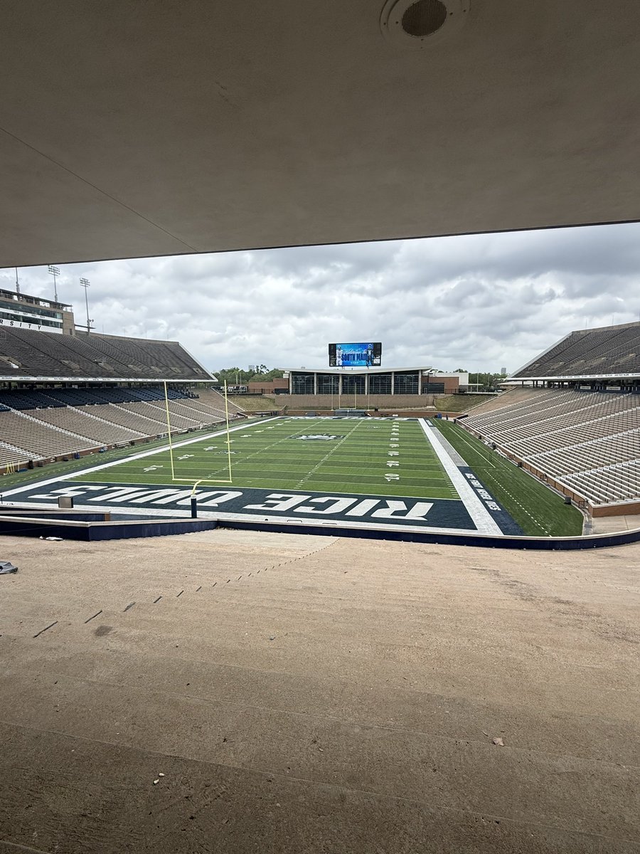ScottyHuffman12's tweet photo. Had a great time today at a @RiceFootball practice! Thanks for the invite @_Co_Jack‼️@CoachKay713 @nbaker2_ @CoachKerryCooks @Coach_McIntire @Scott_AbellFB @RiceOwlsFB @RiceOwlClub 

@CoachBeck_PTF @TXRecruits @dctf @TXPrivateFBGuy @TXTopTalent @TXPSMedia @247recruiting @tapps247 @Rivals @lettermans_ptf @PTFFootball