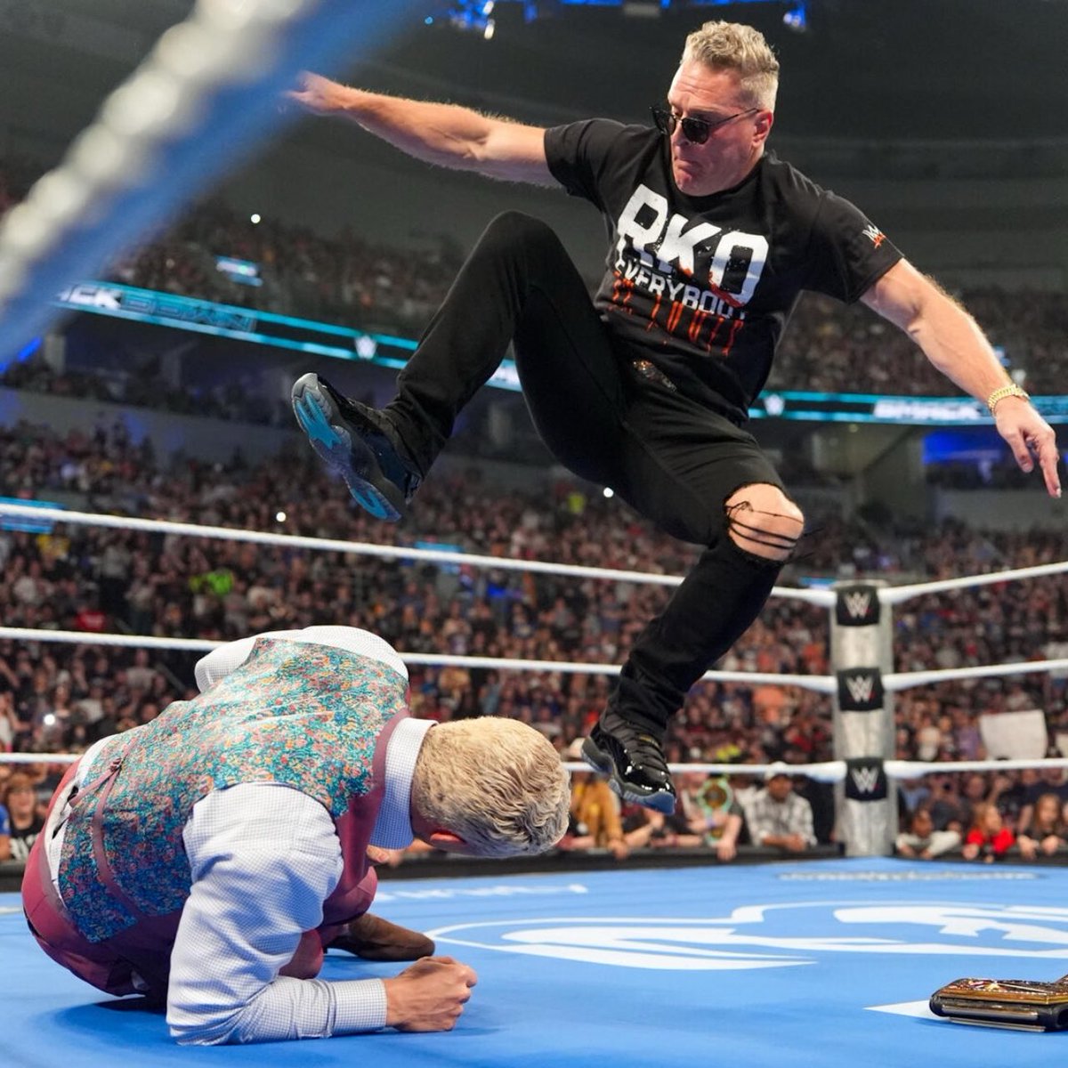 Lucha Libre Online tweet media