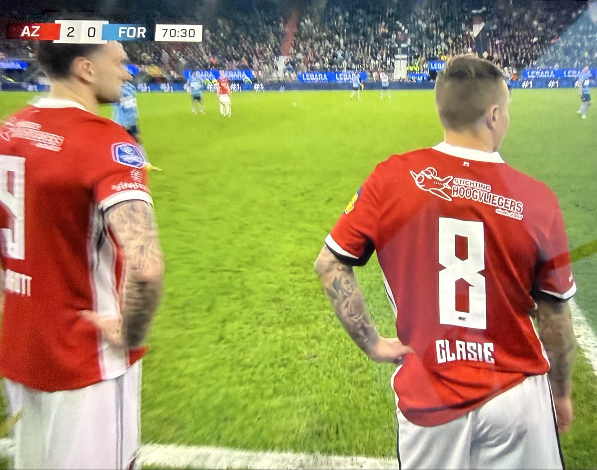 NadjeneenDroogje tweet media