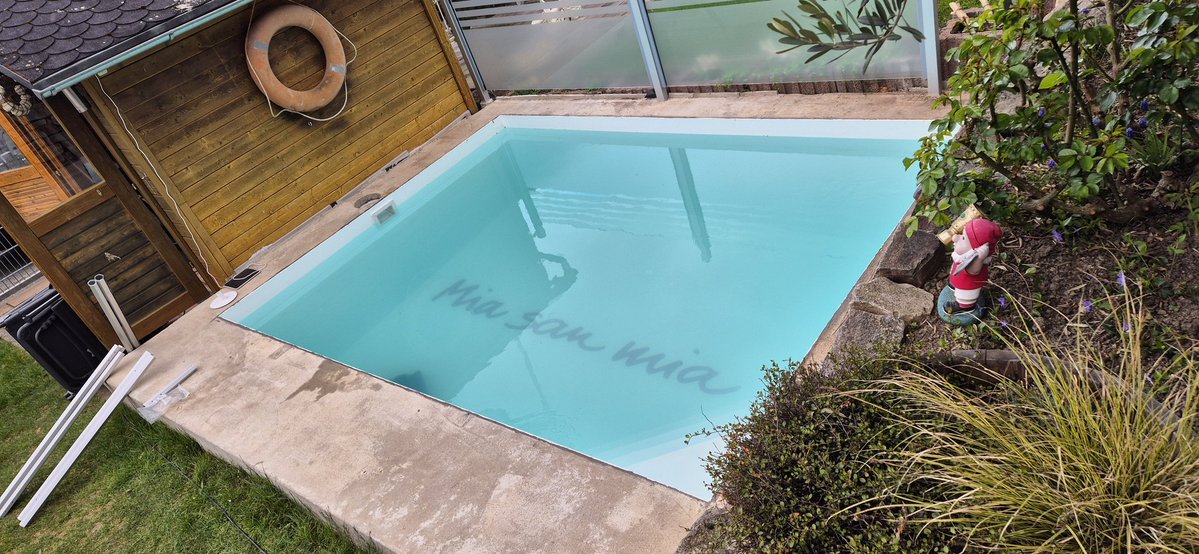 Joergemann's tweet image. Der Tag war gut.

- #Pool fertig, die Saison kann beginnen.
- Im Garten gewerkelt.
- Lecker Essen gemacht

Und somit #Prost🍻 Ihr Säcke #entstressen