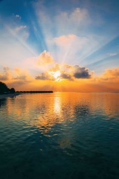 މިއަދު މިފެނުނީ މުޅި ރާއްޖެ އަލުން ރަންރީނދޫ ވެގެން ދިޔަ މަންޒަރު.  ސަރުކާރުން ގެންގުޅޭ ދޯހަޅި އަދި ދެއުޅިއެއްނުވާ ސިޔާސަތަށް ރައްޔިތުން ނުރުހޭ ކަމުގެ ސާފުމެސެޖެއް. މި ފުރުސަތުގައި  އެމްޑީޕީގެ ހިތްވަރުގަދަ ކެންޑިޑޭޓުންނާއި ކެންޕެއިން ޓީމުތަކާއި، ރަންރީނދޫ ލަޝްކަރާއި، މި