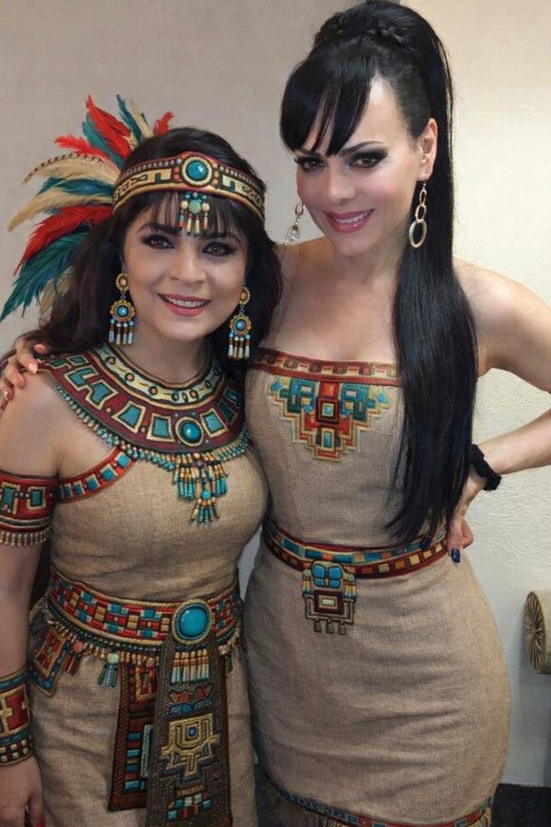 Lizbeth_Maura's tweet photo. Como me las imagine cuando @MaribelGuardia dijo que se habían conocido vestidas de Aztecas 🤭 https://t.co/gQkqoshmII