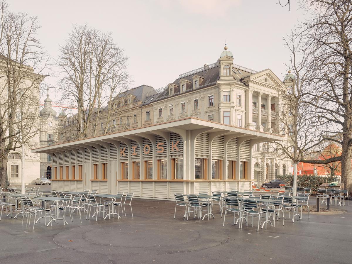 worldarchitects's tweet photo. #SelectedProject - Rafael Schmid and Mark Ziörjen (Schmid Ziörjen Architektenkollektiv) added a playfully designed kiosk to the listed townhouse complex in Zurich.
https://t.co/CmszupWzLe
📸 © Lukas Murer
#waofficial #schmidzioerjenarchitektenkollektiv #kiosk https://t.co/sS2nAo6Bw3