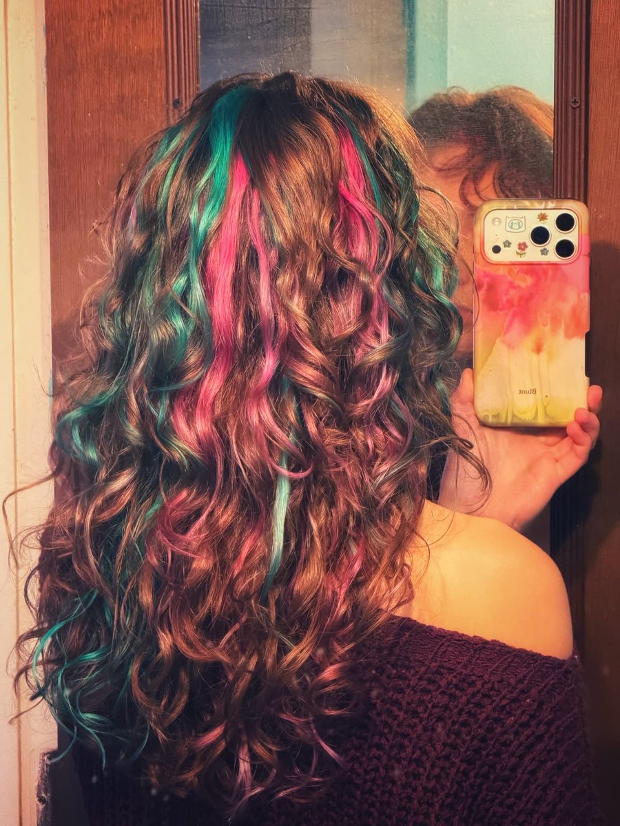 oʇı̣sǝnb!⚢🐛 tweet media