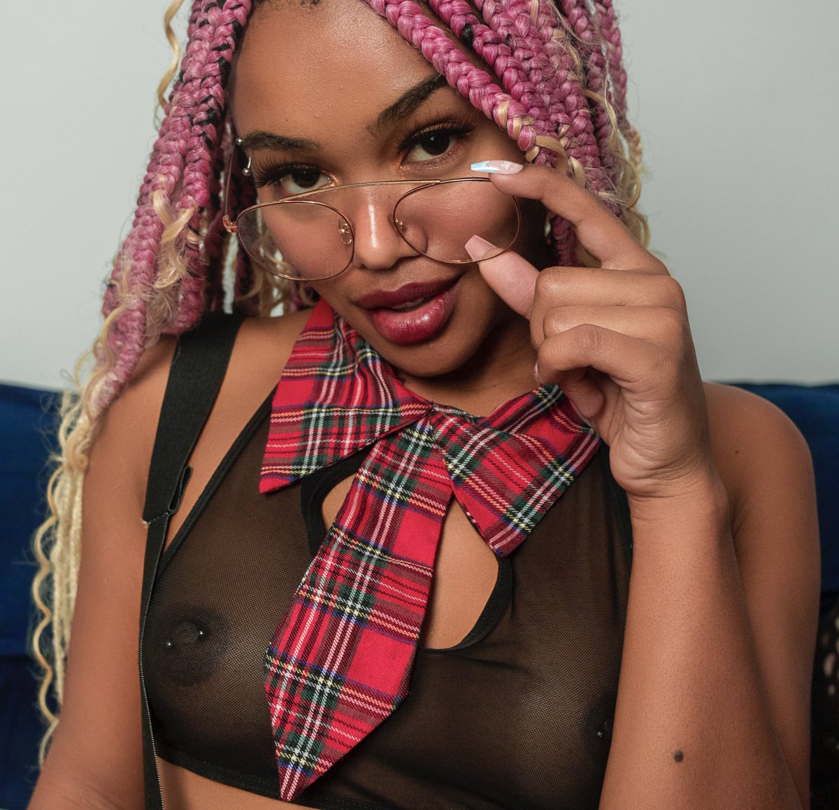 Vitoria Smith💜 tweet media