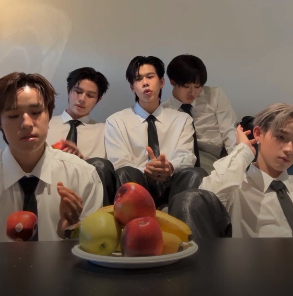 c '• ﻌ •` tweet media