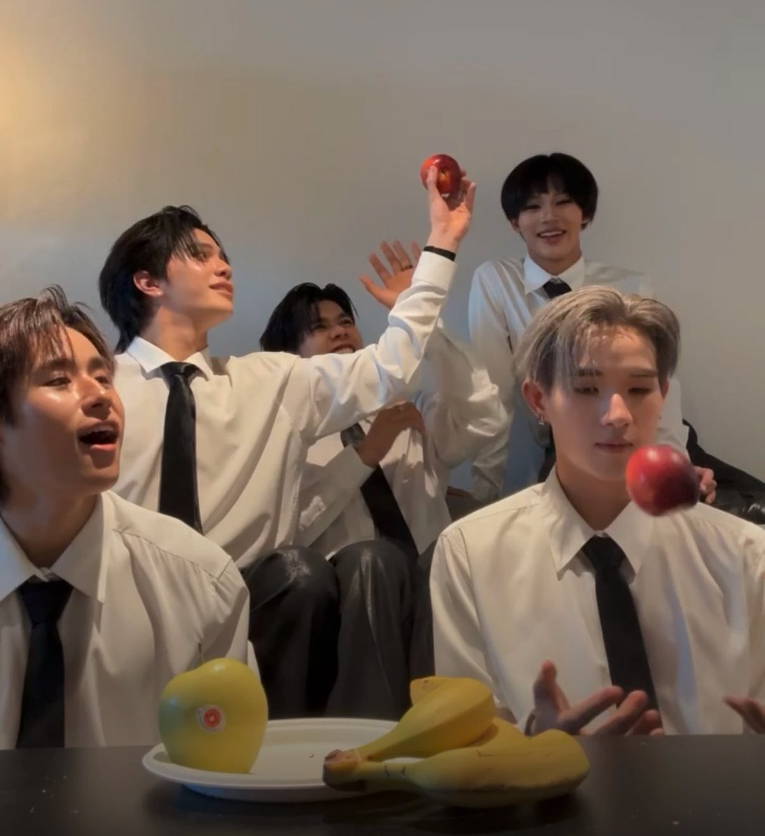 c '• ﻌ •` tweet media