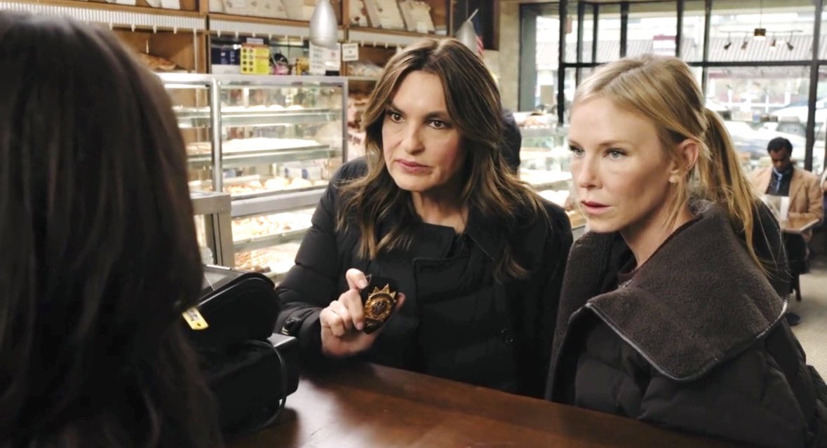 Amandas_wife's tweet photo. my favorite wives working together ๐โโ๏ธ https://t.co/jGnGggAwuJ