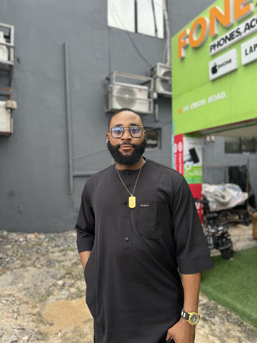 DEMAN005 tweet media