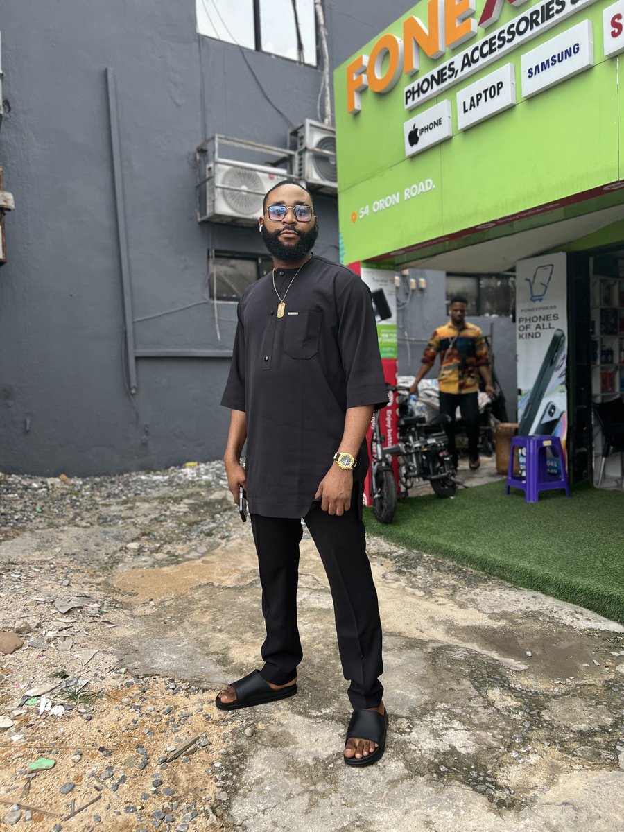 DEMAN005 tweet media