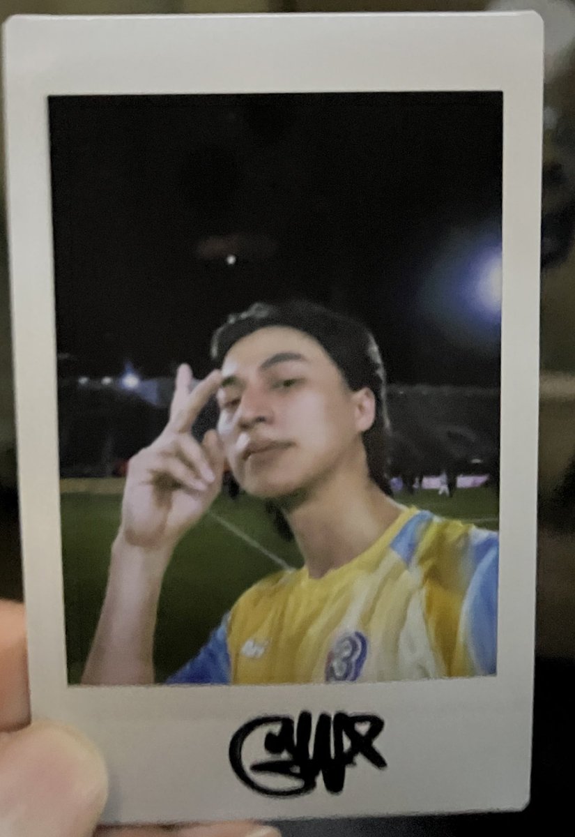 LOVE GUIF tweet media