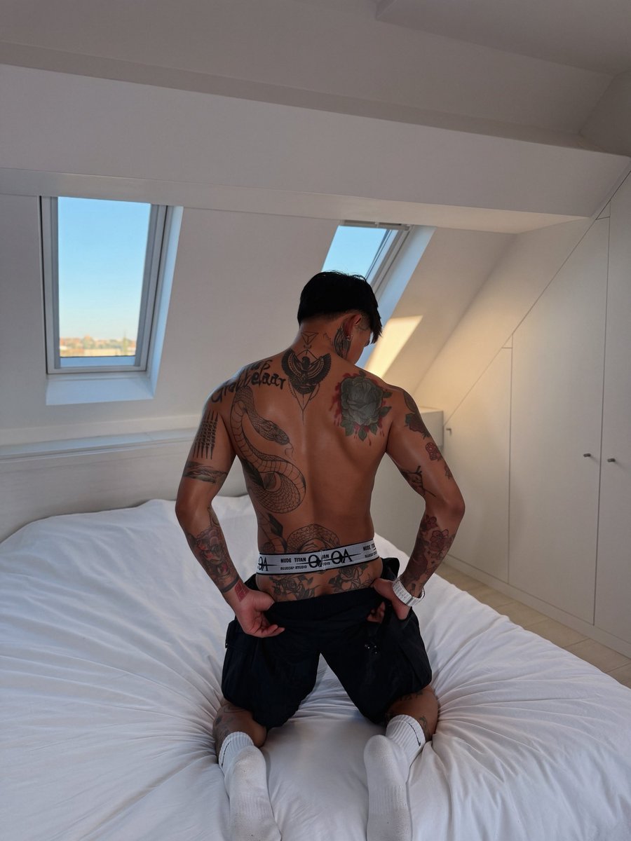 Nick🥵 tweet media