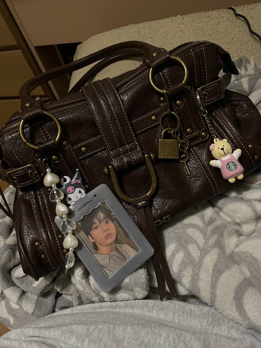 ria⁷ ( ˘ ³˘)♥︎ IS SEEING BTS tweet media