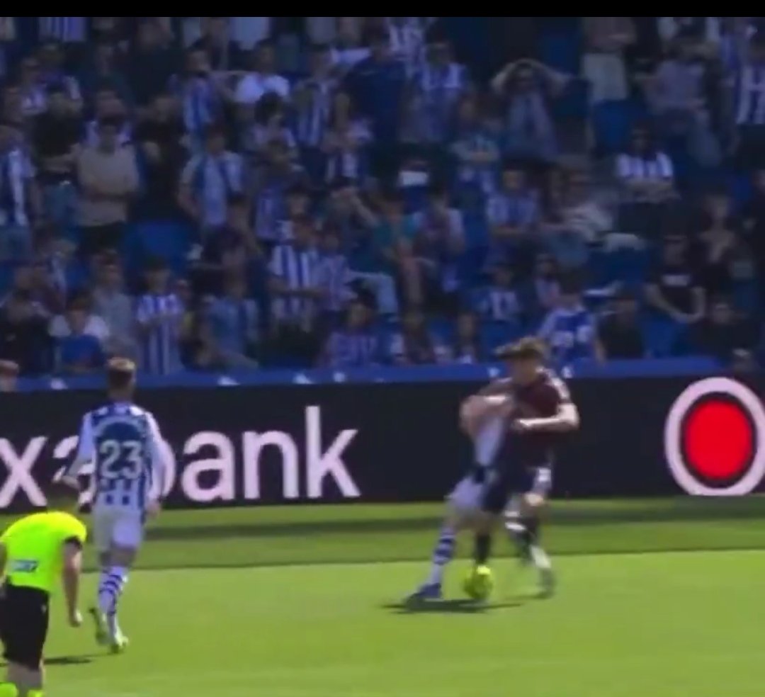 Becarios Así NO tweet media