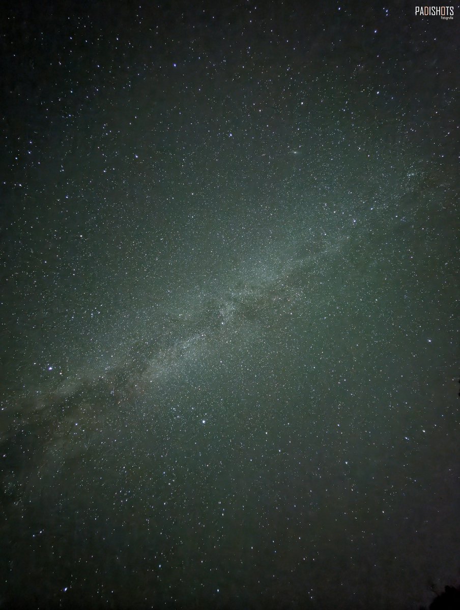 padishots's tweet photo. 📍🇪🇸 Nerpio, Castilla La Mancha

Imagen espectacular tomada durante una noche estrellada y totalmente despejada en los alrededores de Nerpio, una zona idílica y sin contaminación lumínica que deja ver esta preciosidad a simple vista.

(1/2) https://t.co/m43Se319C0
