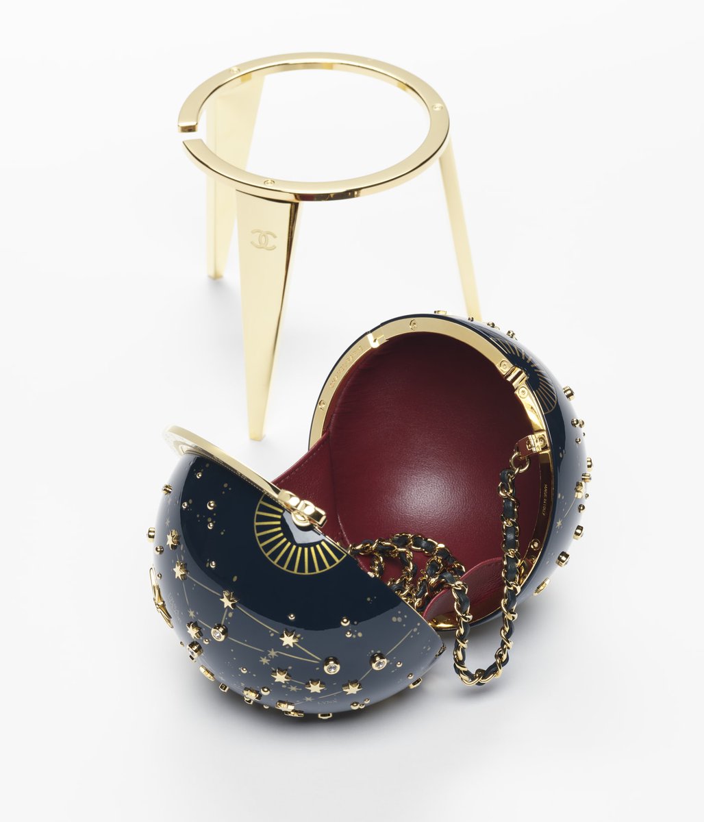 La Mode Unknown tweet media