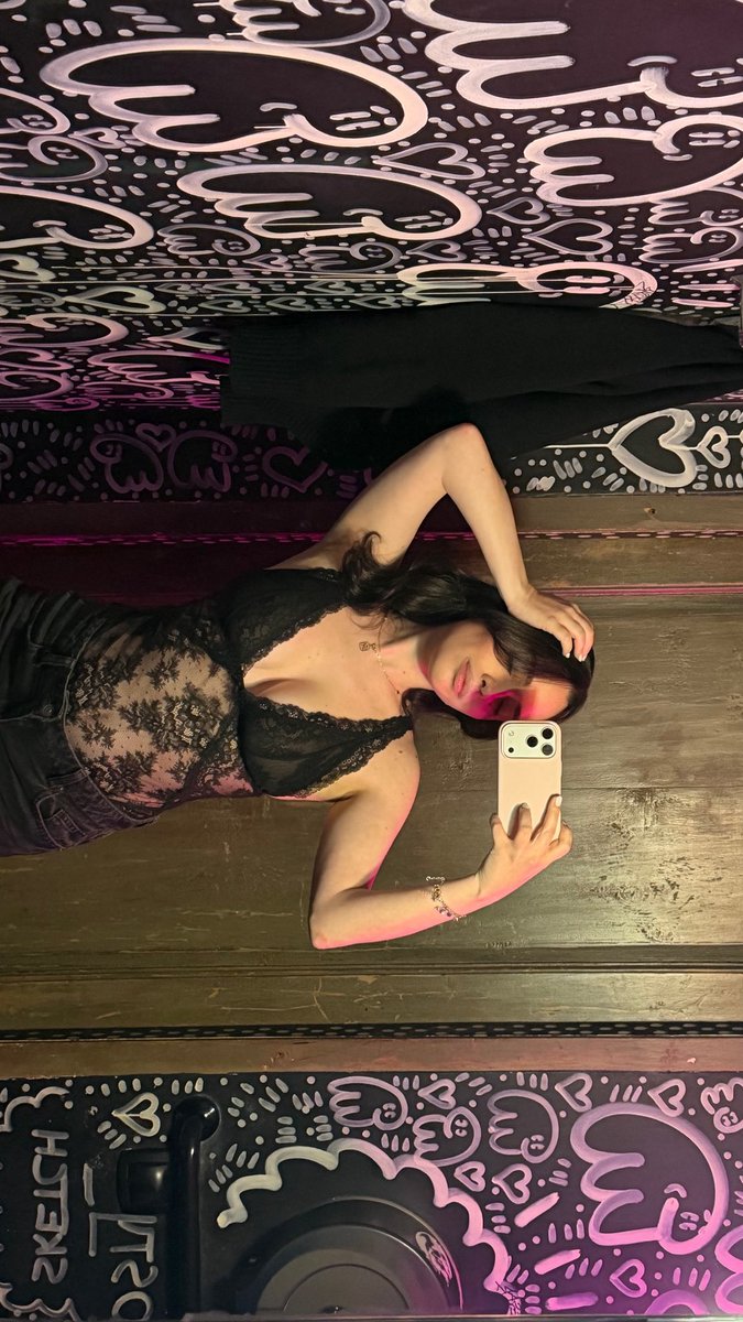 Rebecca tweet media